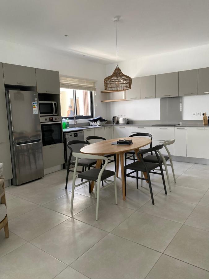Eastern Blue Beachfront Luxury Apartment Poste Lafayette Exteriör bild