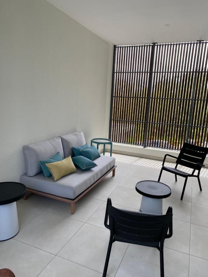 Eastern Blue Beachfront Luxury Apartment Poste Lafayette Exteriör bild