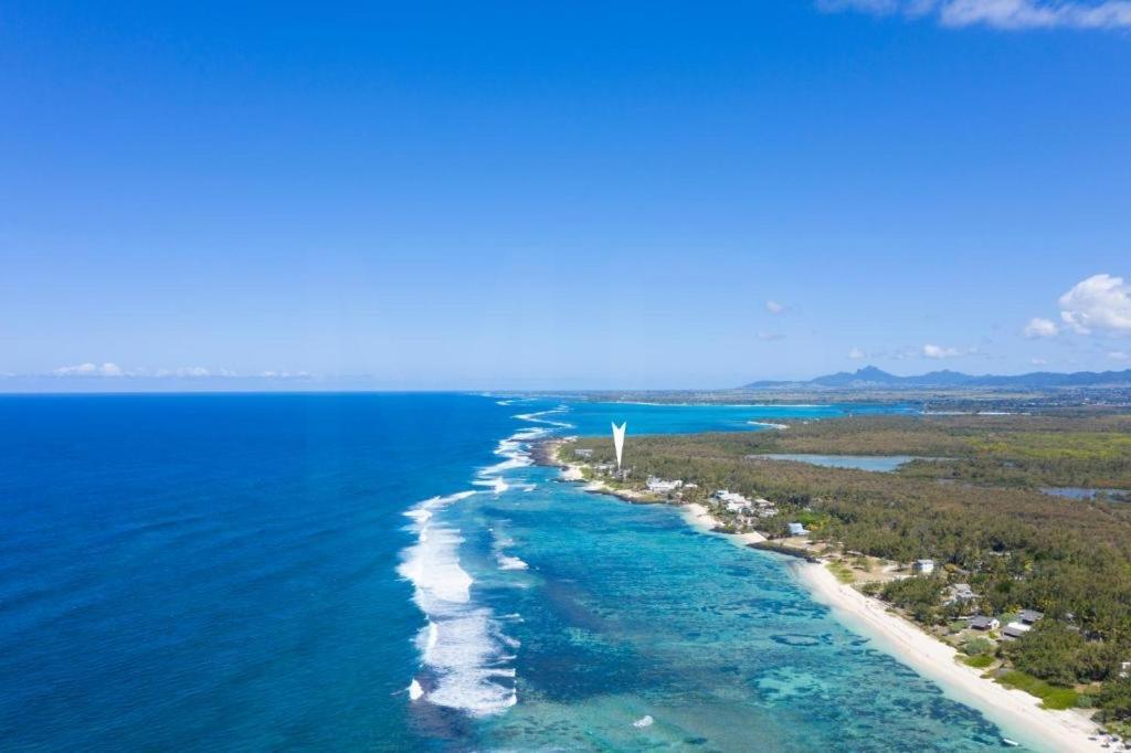 Eastern Blue Beachfront Luxury Apartment Poste Lafayette Exteriör bild
